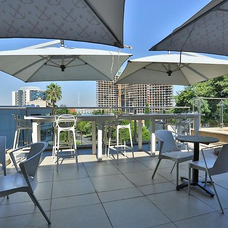 304 Sandton Skye Йоханесбург Екстериор снимка