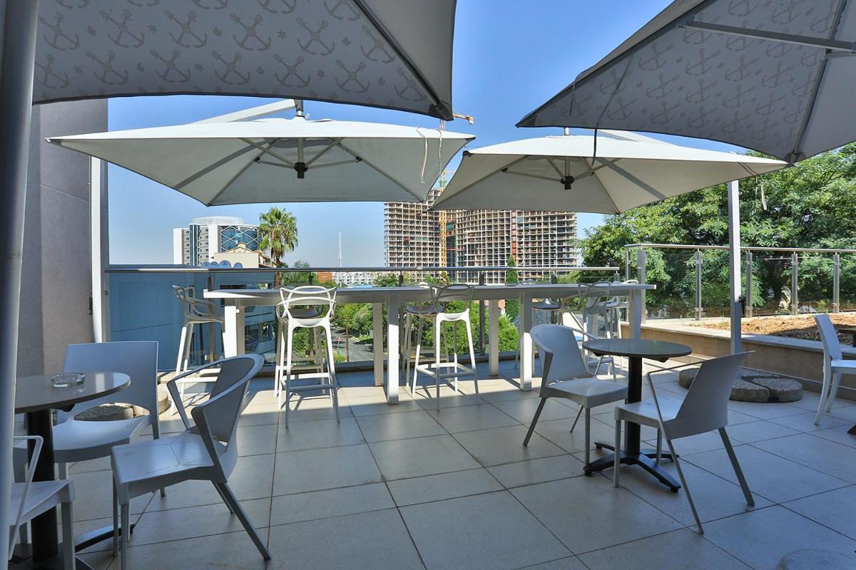 304 Sandton Skye Йоханесбург Екстериор снимка
